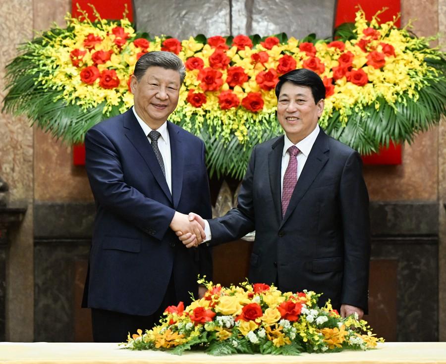 习近平会见越南国家主席梁强