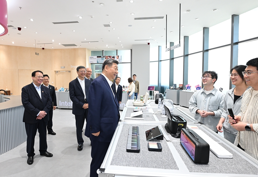 习近平在上海考察时强调 加快建成具有全球影响力的科技创新高地 蔡奇陪同考察